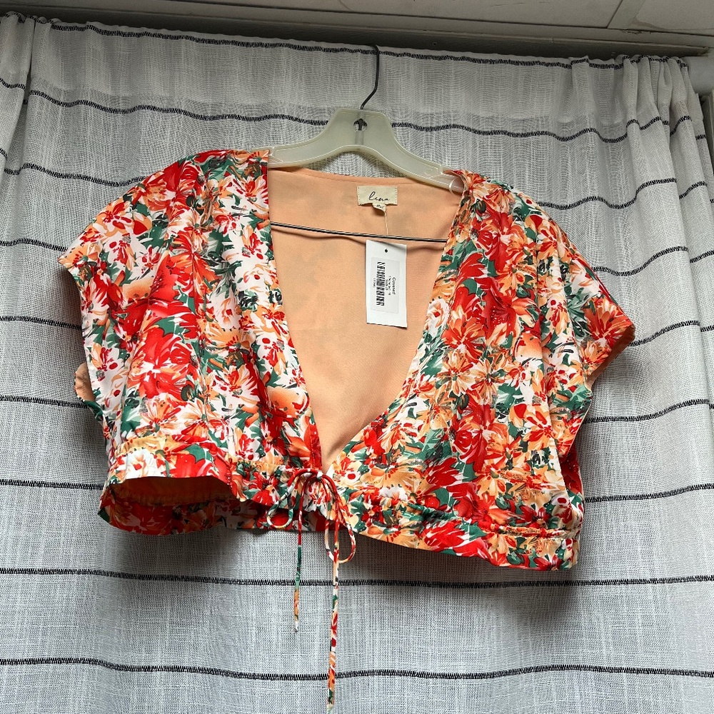 Lina brand crop top size medium NWT